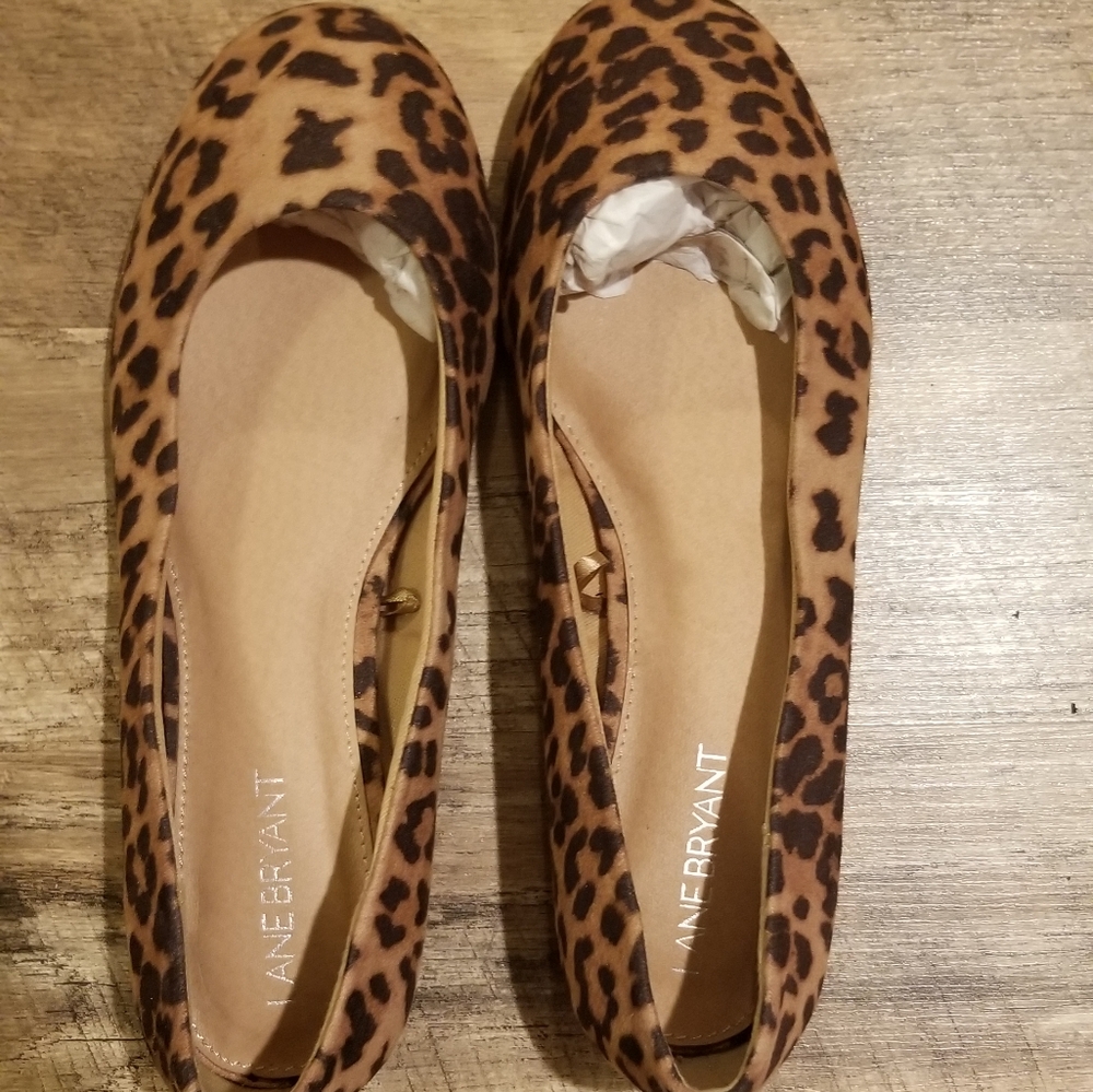 Lane Bryant Animal print flats size 7W